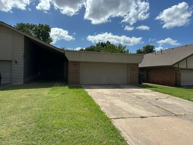property at 8915 N Rockwell Dr
