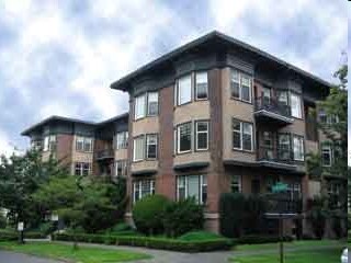 Hillcrest Apartments in Seattle, WA - Building Photo - Building Photo