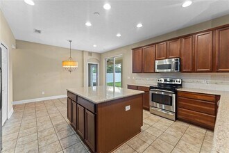 7059 Winding Lake Cir in Oviedo, FL - Building Photo - Building Photo