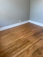 6740 S St Lawrence Ave in Chicago, IL - Building Photo - Building Photo