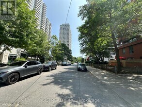 2603-89-3189 Dunfield Ave in Toronto, ON - Building Photo - Building Photo