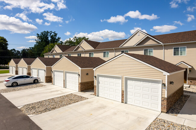 Regency Club in Warren, MI - Foto de edificio - Building Photo