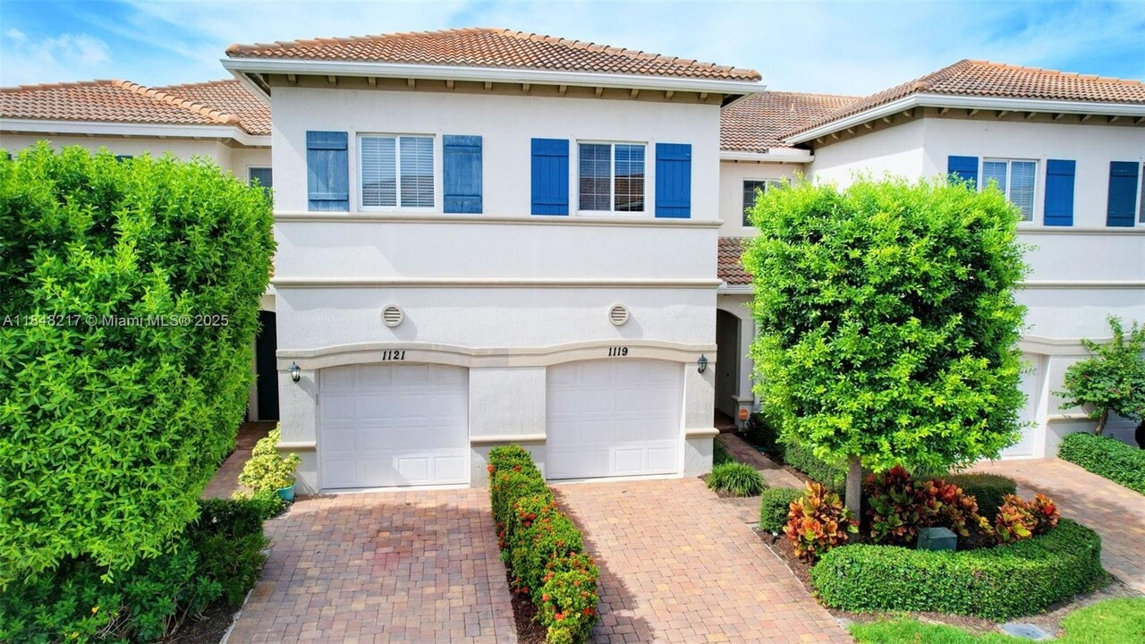 1119 Vermilion Dr in Lake Worth Beach, FL - Building Photo