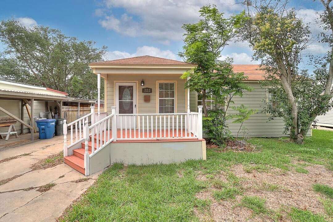 722 Ralston Ave in Corpus Christi, TX - Building Photo