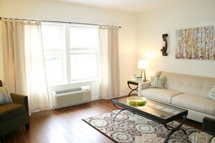 Cascade Boulevard in Milford, CT - Building Photo