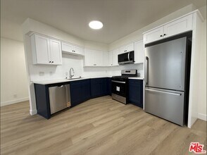 1827 Veteran Ave in Los Angeles, CA - Foto de edificio - Building Photo