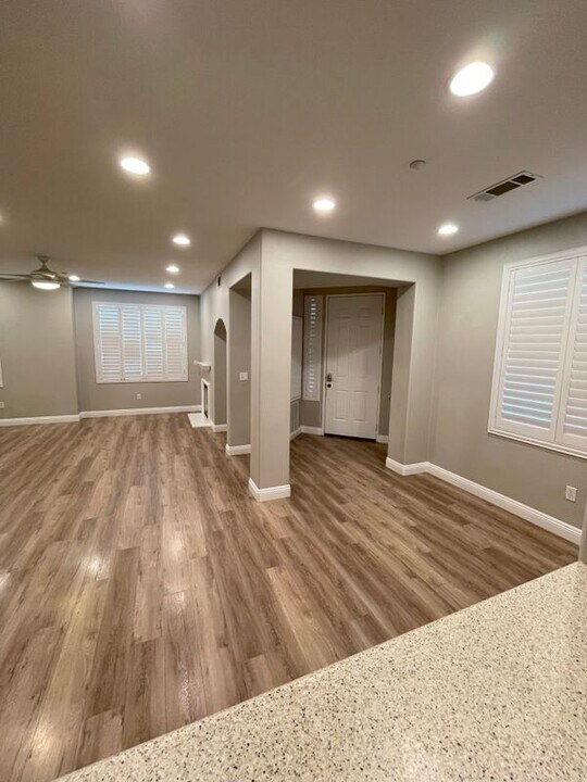 414 Timberwood in Irvine, CA - Building Photo