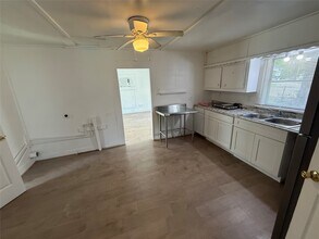 119 Louis Davis Dr in Huntsville, TX - Building Photo - Building Photo