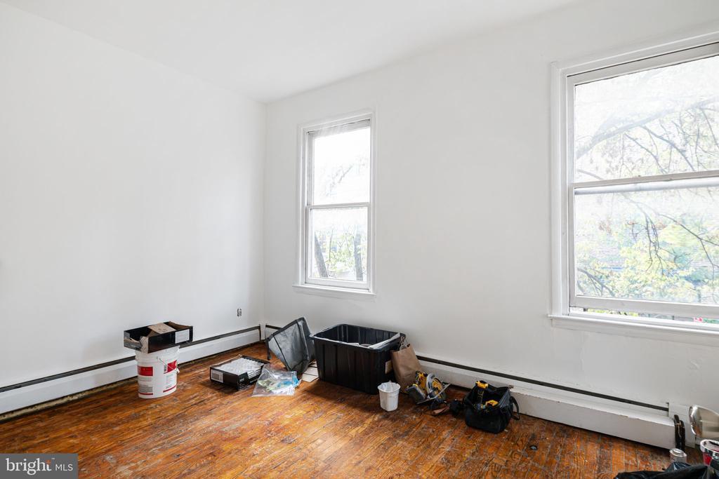 417 S 16th St in Philadelphia, PA - Building Photo