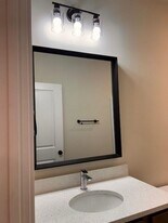 483 E Harper St in Valley Center, KS - Building Photo