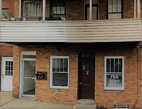 105 W Monroe Ave in Vandergrift, PA - Building Photo - Building Photo