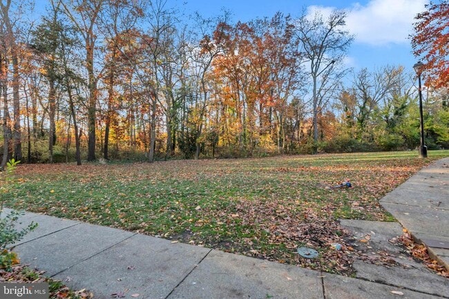 property at 10 Ironstone Ct