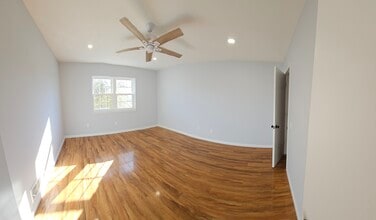 20 Franklin Ln, Unit A in Staten Island, NY - Building Photo - Building Photo