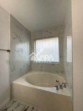 9506 Everton in San Antonio, TX - Building Photo - Building Photo