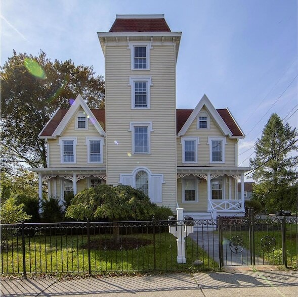 property at 17 Church St