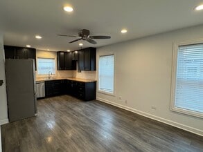 1892 White St in Des Plaines, IL - Building Photo - Building Photo