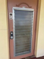 8460 Sunrise Lakes Blvd in Sunrise, FL - Building Photo