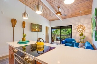 4435 Lower Honoapiilani Rd in Lahaina, HI - Building Photo - Building Photo
