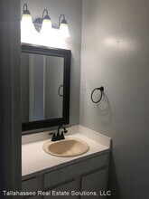 410 Westwood Dr in Tallahassee, FL - Foto de edificio - Building Photo