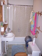 309 W Oregon St, Unit 4 in Urbana, IL - Foto de edificio - Building Photo