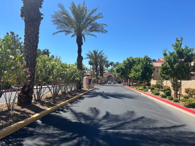 2925 Wigwam Pkwy in Henderson, NV - Building Photo - Building Photo
