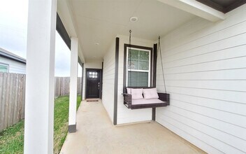 17359 King Eider Rd in Waller, TX - Foto de edificio - Building Photo