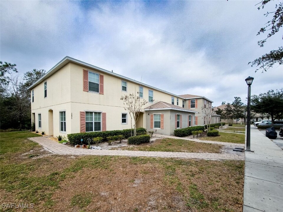 2888 Tanzanite Terrace in Kissimmee, FL - Building Photo
