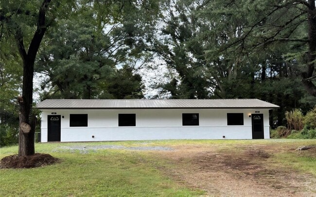 property at 904 8th Ave SW