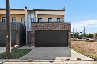 914 Bicentennial Blvd in McAllen, TX - Building Photo