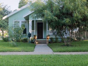 103 6th St in Sugar Land, TX - Building Photo - Building Photo