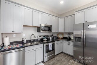 138 S Main St in Marion, NC - Building Photo - Building Photo