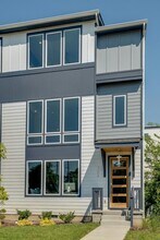 102 Marshall Ct in Nashville, TN - Building Photo - Building Photo