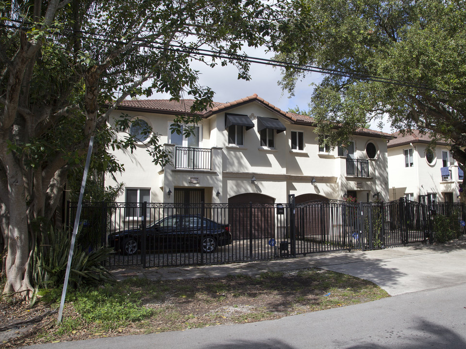 2924 Center St in Coconut Grove, FL - Foto de edificio