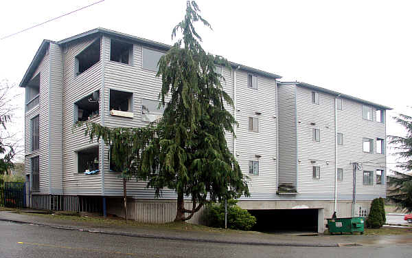 4500 Delridge Way SW in Seattle, WA - Foto de edificio