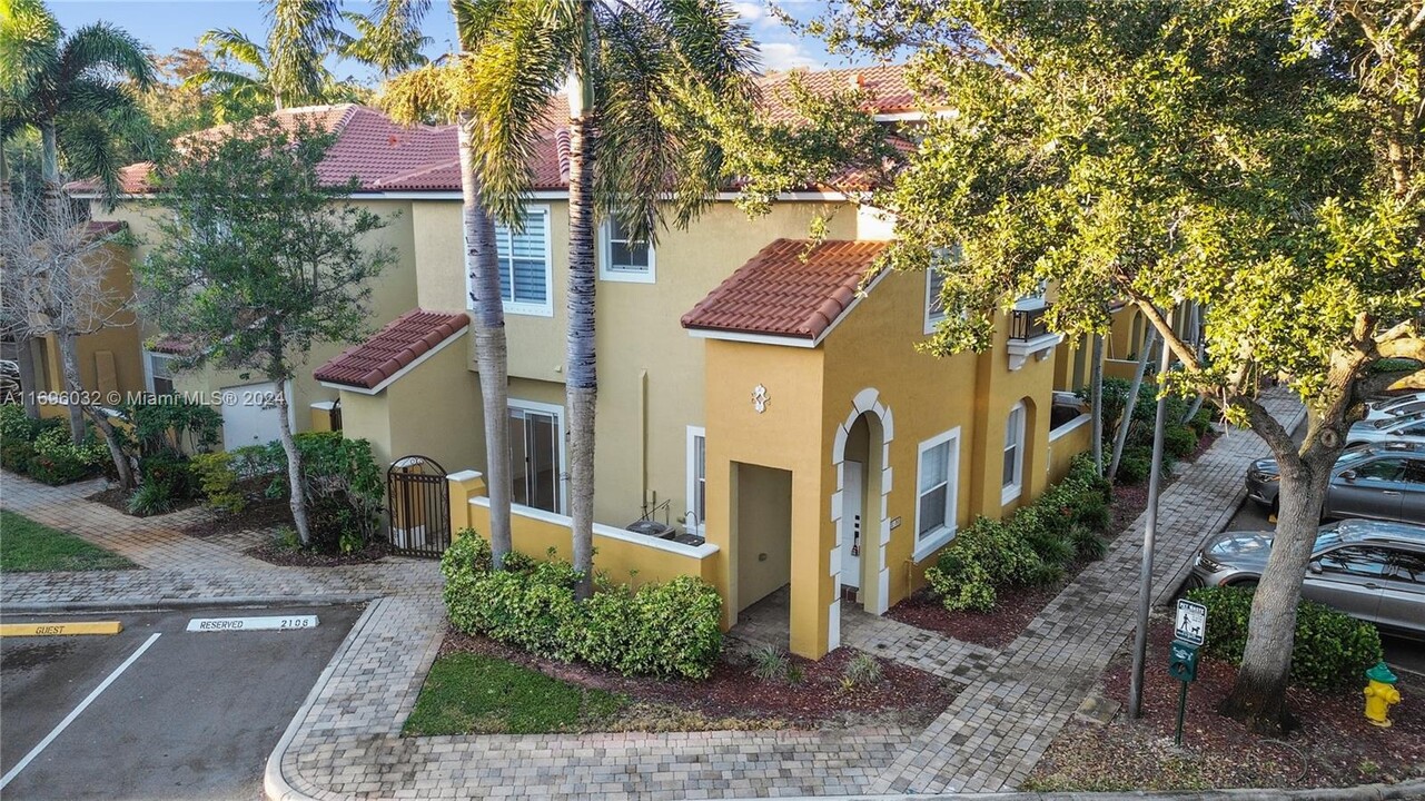 3192 Merrick Terrace in Margate, FL - Building Photo