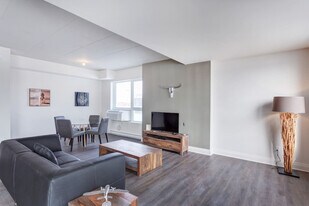 3105 Promenade du Quartier-Saint-Martin in Laval, QC - Building Photo
