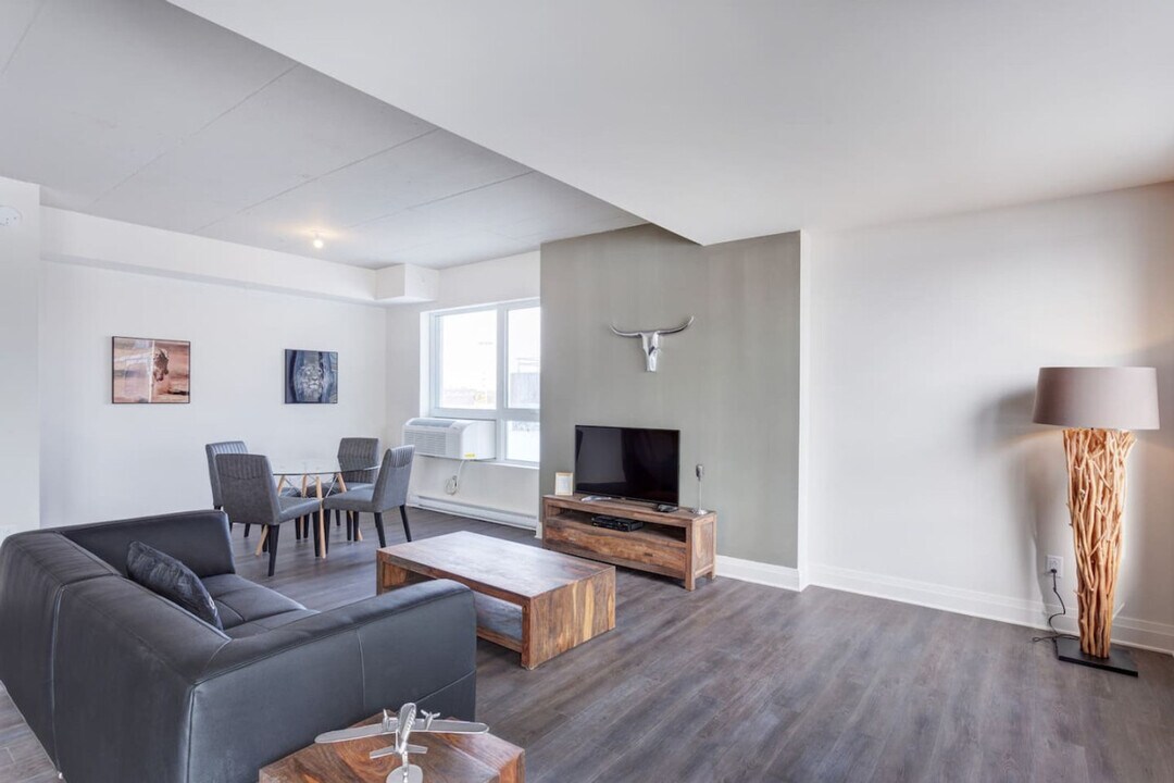 3105 Promenade du Quartier-Saint-Martin in Laval, QC - Building Photo