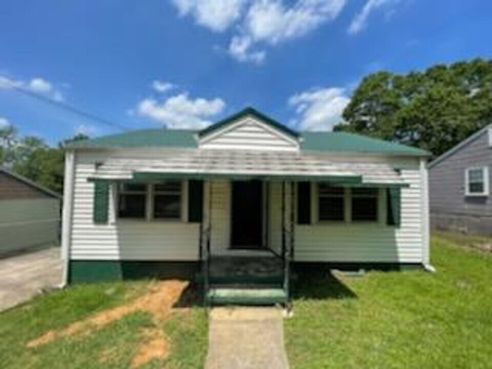 914 Luttrell St in Oxford, AL - Building Photo