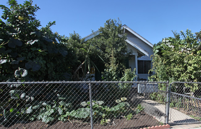 2031 Workman St in Los Angeles, CA - Building Photo - Building Photo