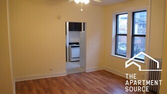 1542 N Kedzie Ave, Unit 2N in Chicago, IL - Building Photo