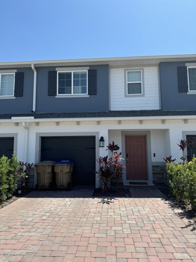 property at 2883 Narcoossee Cmns Wy