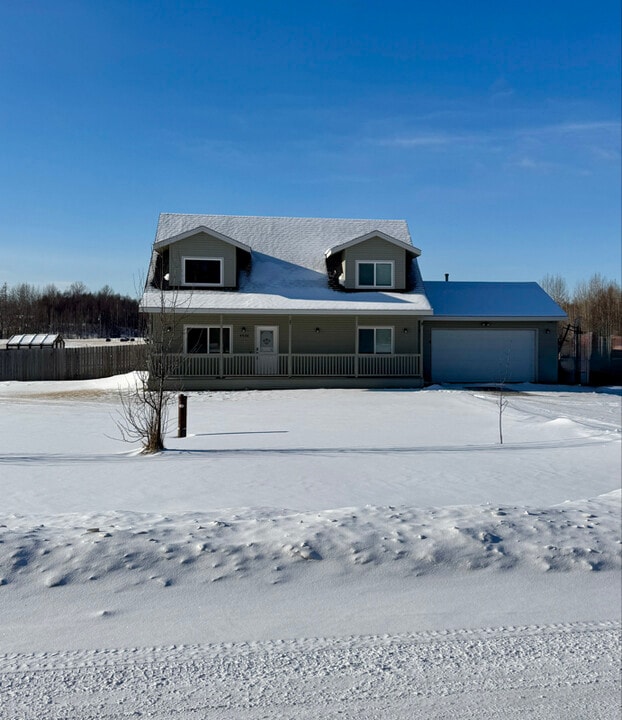 4526 Ryder Dr in Palmer, AK - Building Photo