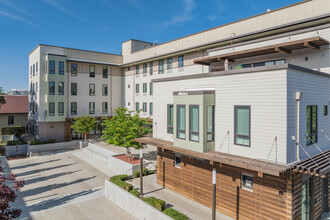 St. Paul's Commons in Walnut Creek, CA - Building Photo - Building Photo