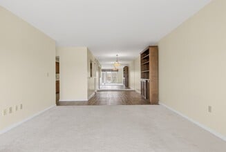 200 Sanders Ferry Rd, Unit 2308 in Hendersonville, TN - Foto de edificio - Building Photo