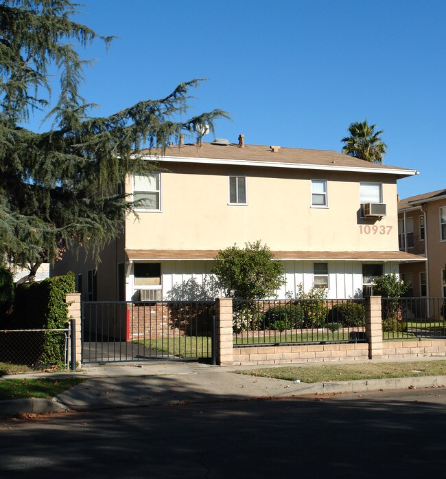 10937 Otsego St in North Hollywood, CA - Building Photo - Building Photo