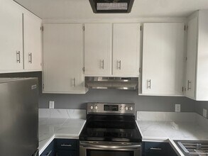 1108 Greentree Ct in Tallahassee, FL - Building Photo - Building Photo