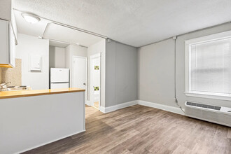 147 E 37th St, Unit 3 in New York, NY - Foto de edificio - Building Photo