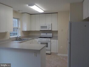 703 Kings Crest Dr in Stafford, VA - Building Photo - Building Photo