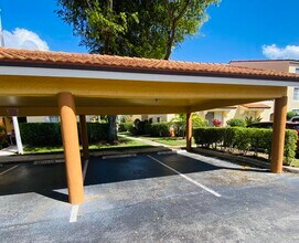 107 Yacht Club Way in Hypoluxo, FL - Building Photo - Building Photo