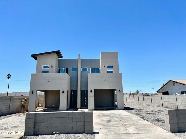 property at 2537 E Southgate Ave